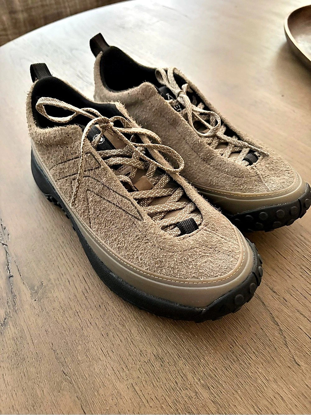 KEEN Jasper Sneaker Women Suede hiking shoes Beige80US 10,5